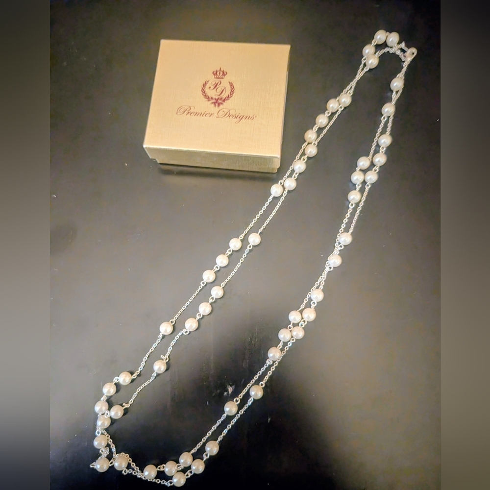 Premier Designs Silver and White Pearl Necklace